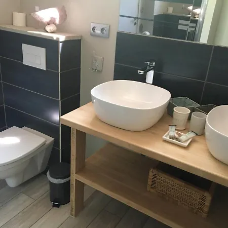 فندق مبيت وإفطار Batelo سيكس-فور-لو-بلاج